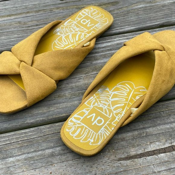 Dolce Vita Women Sandal Yellow Suede Flat Ladies Shoes Size 8 - Picture 6 of 12